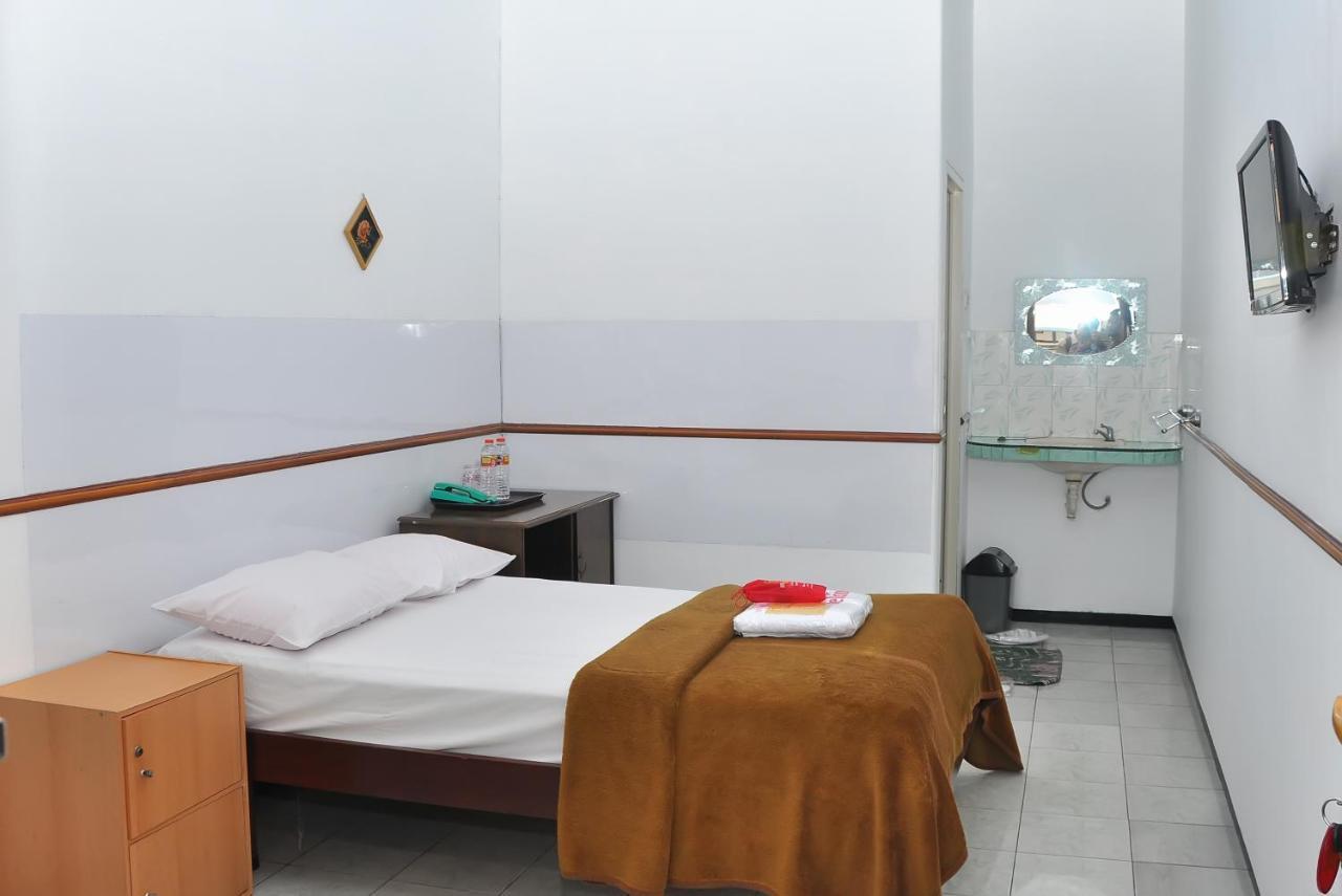 New Merdeka Hotel Jembel Zewnętrze zdjęcie