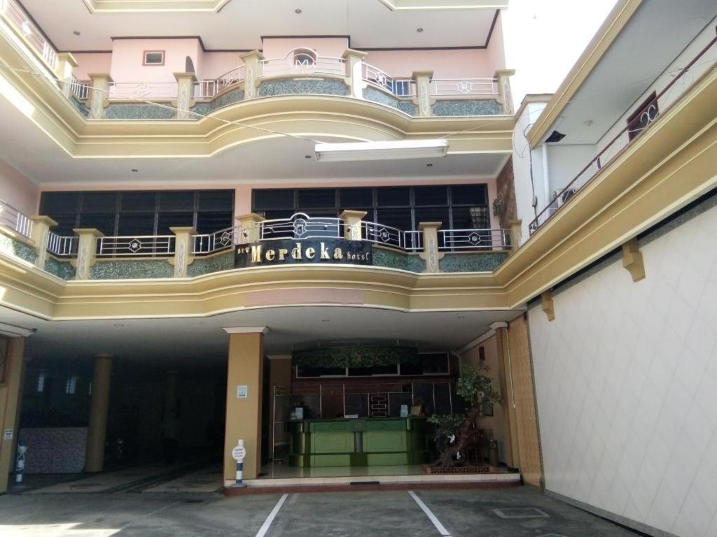 New Merdeka Hotel Jembel Zewnętrze zdjęcie