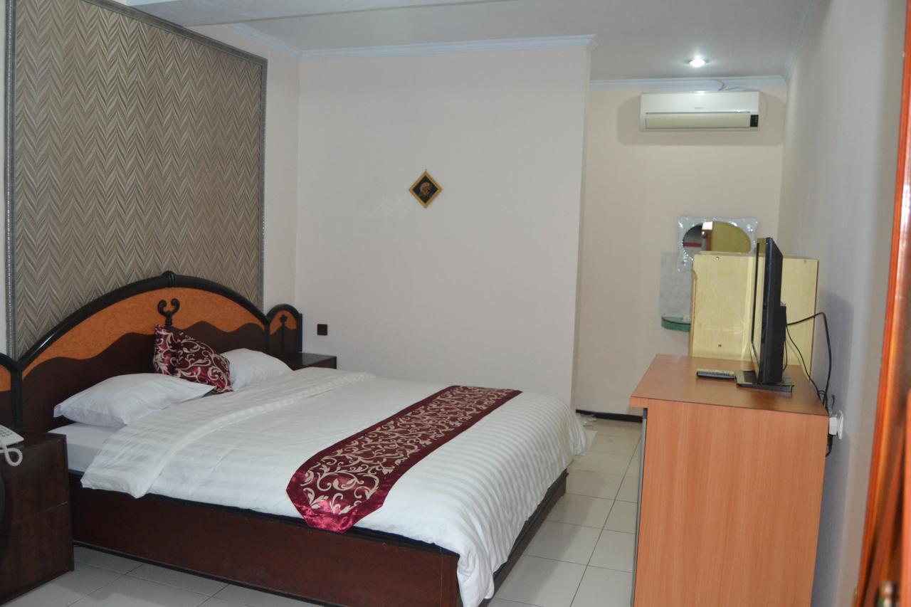 New Merdeka Hotel Jembel Zewnętrze zdjęcie