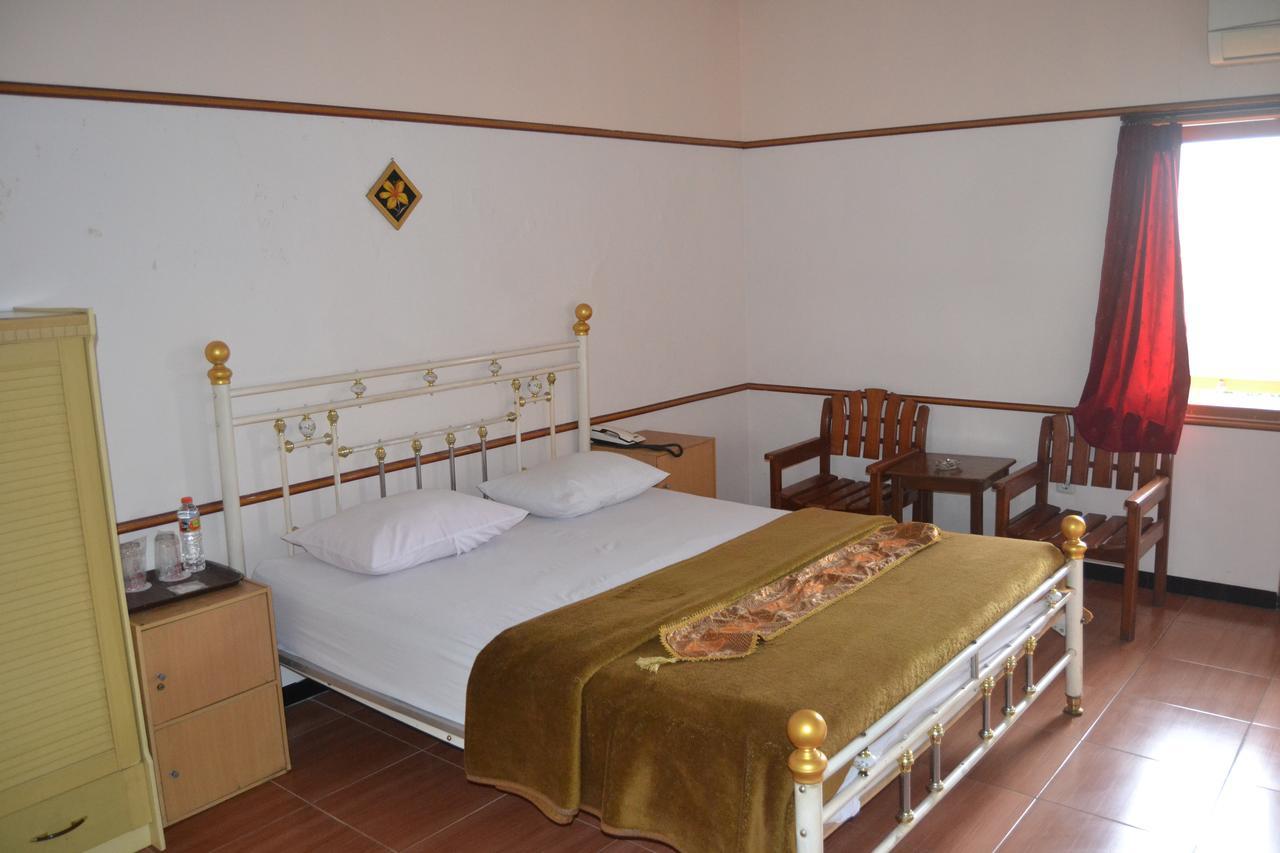 New Merdeka Hotel Jembel Zewnętrze zdjęcie