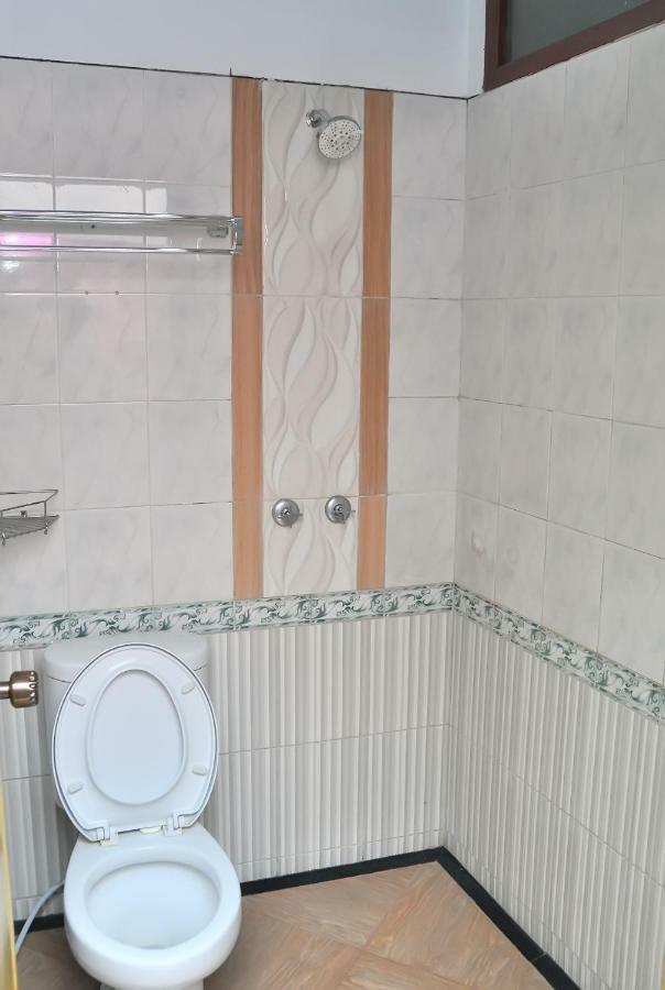 New Merdeka Hotel Jembel Zewnętrze zdjęcie