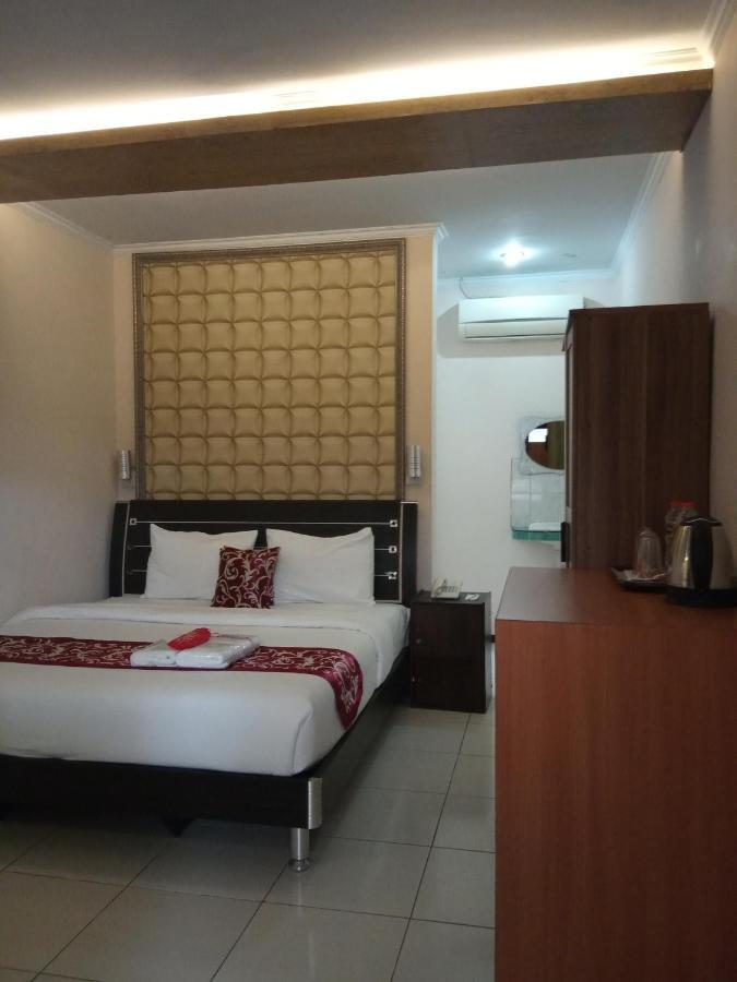 New Merdeka Hotel Jembel Zewnętrze zdjęcie